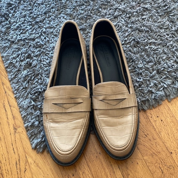 ASOS DESIGN Mantra loafer flat shoes in croc Beige Size 7.5 - Picture 3 of 14